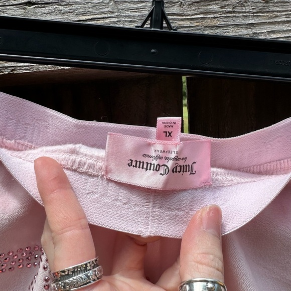 Juicy Couture Velvet Plush Elastic Waist Pull On Bedazzled Butt Lounge Shorts - Picture 7 of 7